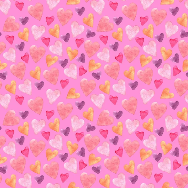 Sömlös mönster med handritade akvarell hjärtan på en rosa bakgrund. Alla hjärtans dag textur för design av omslagspapper, vykort, tyg och andra souvenirprodukter — Stockfoto