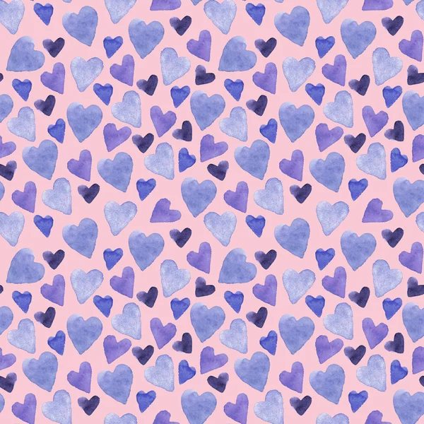 Patrón sin costuras con acuarela dibujada a mano corazones azul púrpura sobre fondo rosa. Textura del día de San Valentín para el diseño de papel de regalo, postales, tela — Foto de Stock