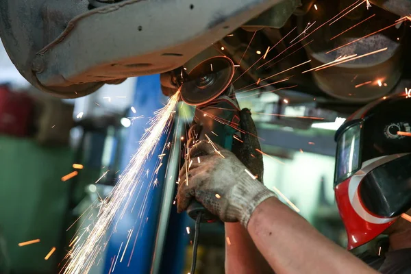 Cutting Metal Part Sparks Car Service Station Close Sparks Fly — 스톡 사진