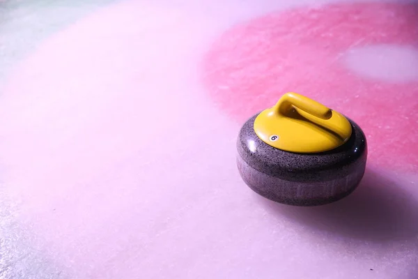 Bunte Curling Steine Auf Eis Der Nähe Der Heimat Hintergrund — Stockfoto