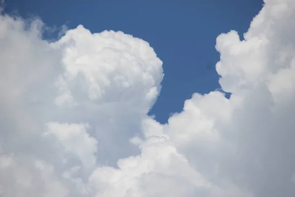 Beleza Das Nuvens Brancas Céu Azul — Fotografia de Stock