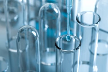 Boş bir laboratuvar, beyaz arkaplan, 3D görüntüleme ile deneysel aygıt.