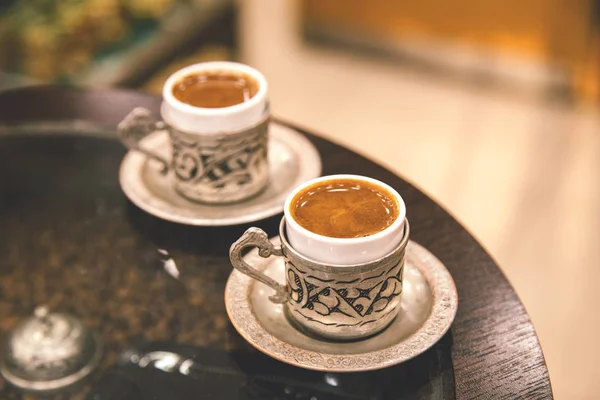 İki fincan kahve..