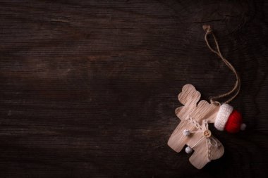 Noel dekorasyon ahşap arka plan kopya alanı ile santa şapka ile