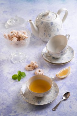 Çay servisi için masa hazır.