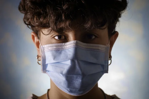 Retrato Mujer Joven Con Máscara Protectora Durante Pandemia Coronavirus Covid19 Fotos de stock