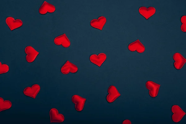 Fondo de San Valentín con corazones rojos — Foto de Stock