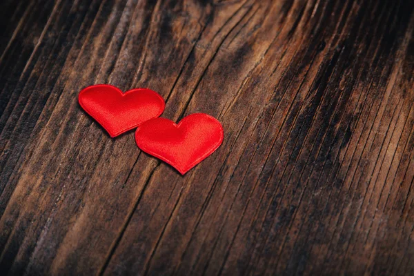 Fondo de San Valentín con corazones rojos — Foto de Stock