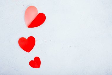 Kırmızı kalpli sevgililer günü arkaplanı