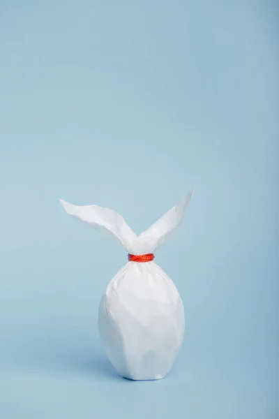 Regalo de papel de conejo de Pascua — Foto de Stock