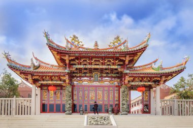 Macau, Halk Cumhuriyeti Çin - 19 Ekim: Giriş Tian Hou tapınak kapısı içinde Macau halkların Çin'in 19 Ekim 2012 itibarıyla boyama ressamlar ile