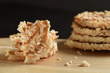 Tatlı pirinç kraker veya Khao Tan, Tayland