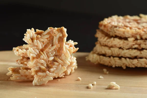 Tatlı pirinç kraker veya Khao Tan, Tayland