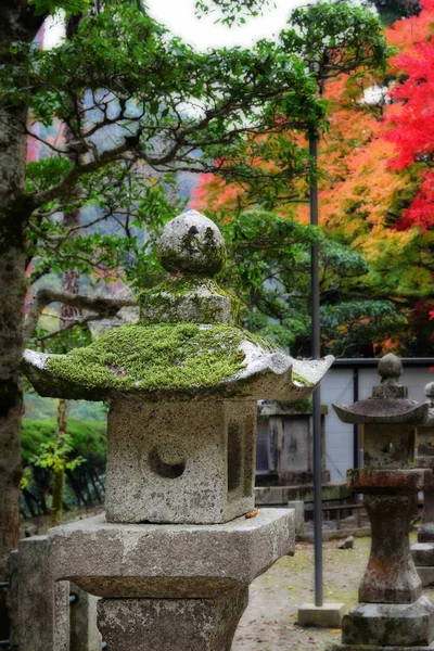 Linterna Piedra Primer Plano Temporada Otoño Parque Minoo Osaka Japón — Foto de Stock