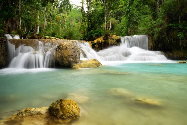 Vackra Kung Vattenfall Luang Prabang Laos Naturlig Bakgrund — Stockfoto