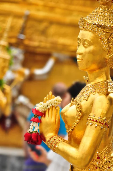 Sawasdee Hello Thai Language Close Golden Statue Kinara Wat Phra — Stock Photo, Image