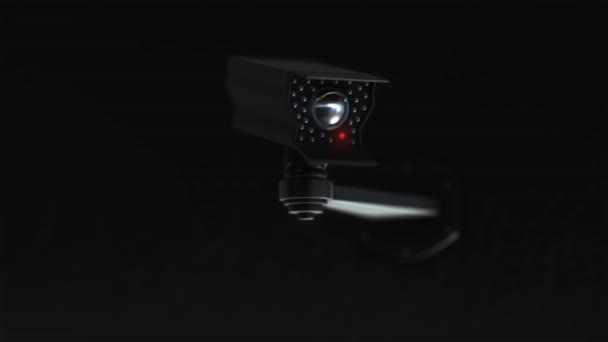 Geceleri Kameranın Gölgesi Altında Güvenlik Kamerası — Stok video