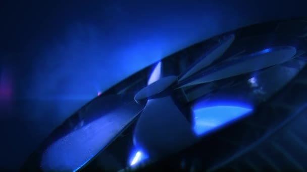 3D背景 バックでライトブルーで回転するファンタービン — ストック動画