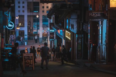 Hong Kong 'daki Lan Kwai Fong gece hayatı bölgesi.