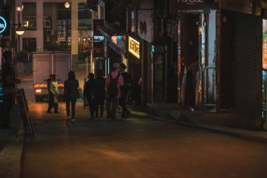 Hong Kong 'daki Lan Kwai Fong gece hayatı bölgesi.