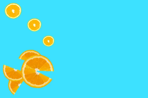 Patrón naranja fresco; naranja sobre fondo azul —  Fotos de Stock