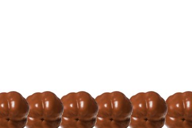 Beyaz arka planda taze kırmızı biber.