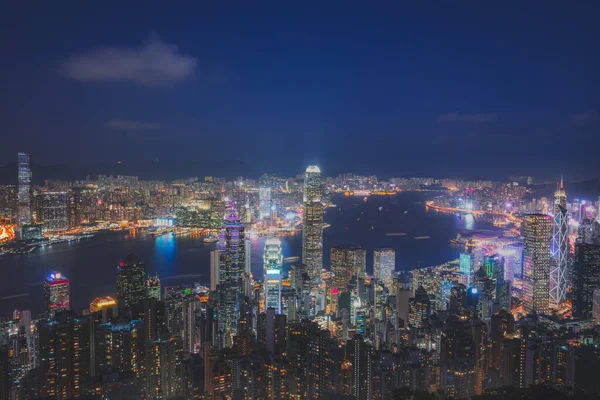 Wieczorem panorama Hongkongu. Widok z Victoria szczyt — Zdjęcie stockowe