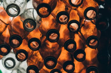 Plastik şişe duvarı; Şişe Geri Dönüşümü; 