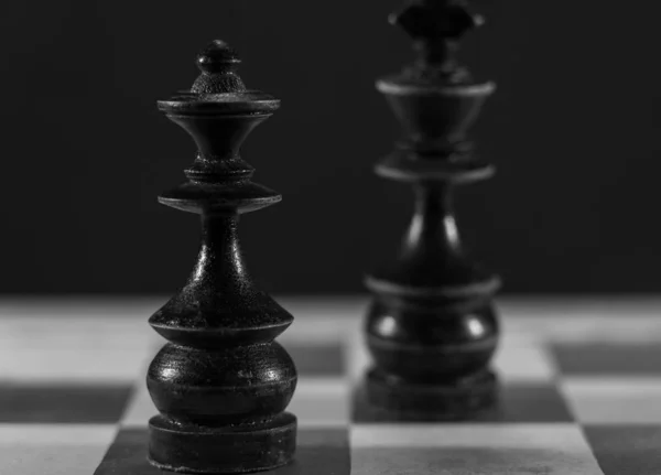 棋盘上棋子的图像 黑白风格 — 图库照片
