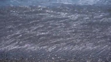 Yeni Zelanda 'nın Deniz Burnu; Yeni Zelanda' da Dalgalar Sahile Düştü