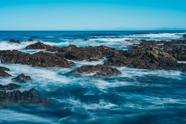 Longue Exposition Des Vagues Mer Avec Roche — Photo