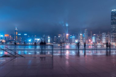 Hong Kong 'un Victoria Limanı Geceleri gökyüzü