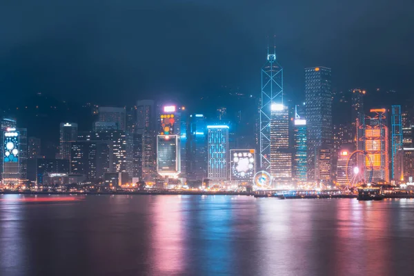 香港维多利亚港的夜空 — 图库照片
