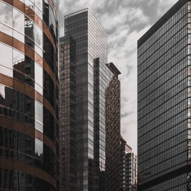 Hong Kong Modern Mimarlık, Hong Kong İş Binası Kapandı