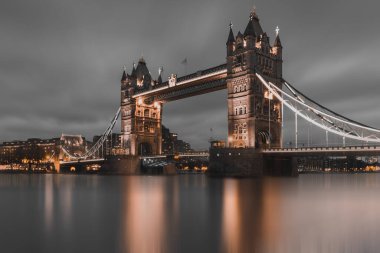 Londra Kule Köprüsü, Londra Skyline.