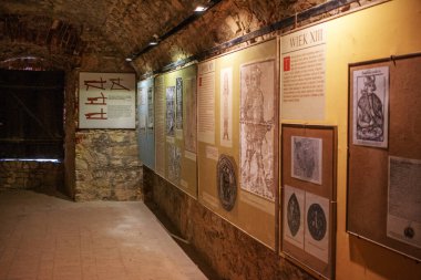 Lipowiec Kalesi Babice Polonya