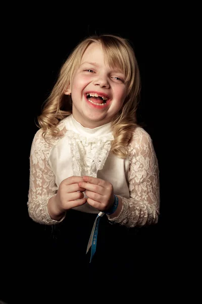 Retrato Menina Fundo Preto — Fotografia de Stock