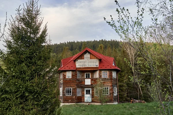 Casa Conto Fadas Nas Montanhas Madeira Bonita — Fotografia de Stock