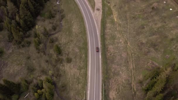 Auto Jede Horské Silnici Střílí Výšky — Stock video