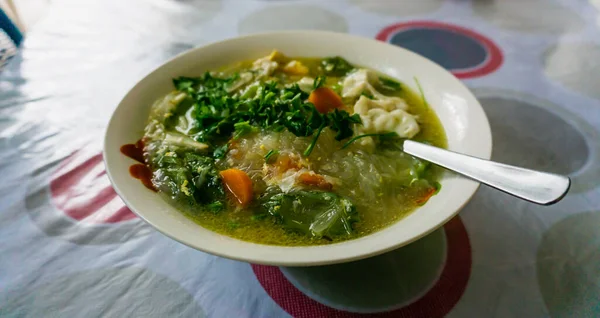 Vue Rapprochée Soupe Aux Légumes Mélangés Avec Des Nouilles Soo — Photo