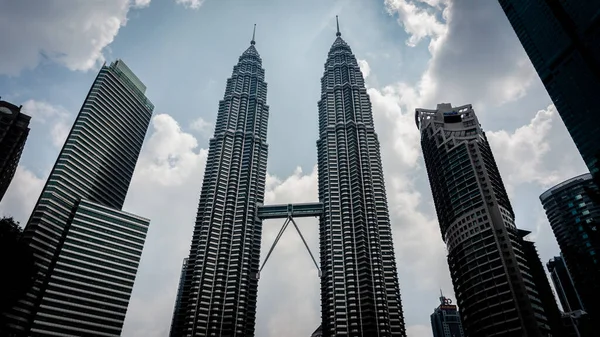 Κουάλα Λουμπούρ Μαλαισία Ιουλίου 2019 Χαμηλή Θέα Του Δίδυμου Πύργου — Φωτογραφία Αρχείου
