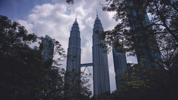 Kuala Lumpur Maleisië Juli 2019 Laag Uitzicht Beroemde Petronas Twin — Stockfoto