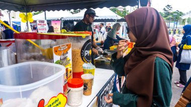 Sendayan, Malezya - 29 Aralık 2019: Genç kız 