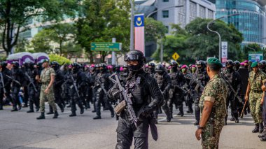 Putrajaya, Malezya - 31 Ağustos 2019: 62. Bağımsızlık Günü veya Putrajaya 'da Malezya' nın Merdeka Günü kutlamalarında yürüyüş birliklerinin yakın görüntüsü.