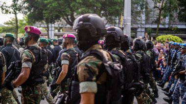 Putrajaya, Malezya - 31 Ağustos 2019: 62. Bağımsızlık Günü veya Putrajaya 'da Malezya' nın Merdeka Günü kutlamalarında yürüyüş birliklerinin yakın görüntüsü.