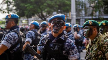 Putrajaya, Malezya - 31 Ağustos 2019: 62. Bağımsızlık Günü veya Putrajaya 'da Malezya' nın Merdeka Günü kutlamalarında yürüyüş birliklerinin yakın görüntüsü.