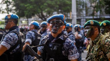 Putrajaya, Malezya - 31 Ağustos 2019: 62. Bağımsızlık Günü veya Putrajaya 'da Malezya' nın Merdeka Günü kutlamalarında yürüyüş birliklerinin yakın görüntüsü.