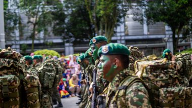 Putrajaya, Malezya - 31 Ağustos 2019: 62. Bağımsızlık Günü veya Putrajaya 'da Malezya' nın Merdeka Günü kutlamalarında yürüyüş birliklerinin yakın görüntüsü.