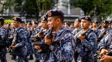 Putrajaya, Malezya - 31 Ağustos 2019: 62. Bağımsızlık Günü veya Putrajaya 'da Malezya' nın Merdeka Günü kutlamalarında yürüyüş birliklerinin yakın görüntüsü.