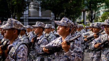 Putrajaya, Malezya - 31 Ağustos 2019: 62. Bağımsızlık Günü veya Putrajaya 'da Malezya' nın Merdeka Günü kutlamalarında yürüyüş birliklerinin yakın görüntüsü.